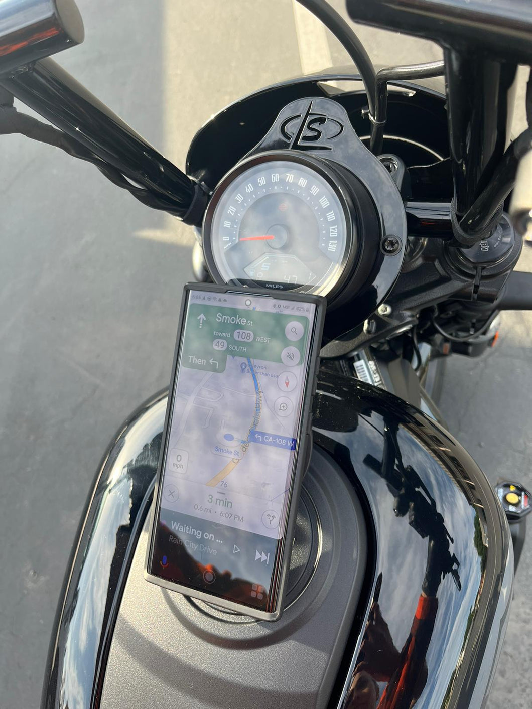 2022 Harley-Davidson Nightster 975 Quadlock phone mount
